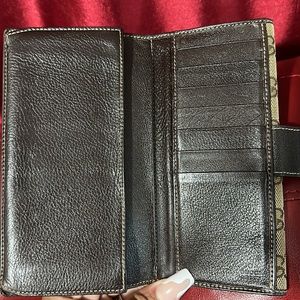 Authentic brown Gucci wallet
